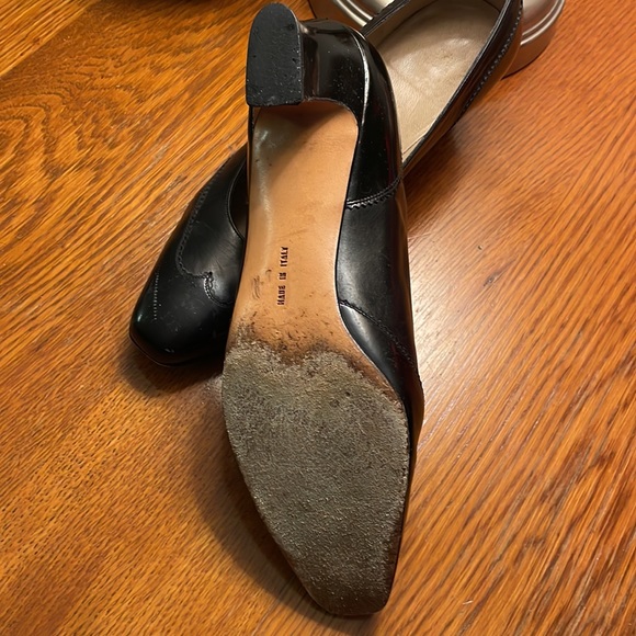 Salvatore Ferragamo Vintage Black Pump - Picture 9 of 9